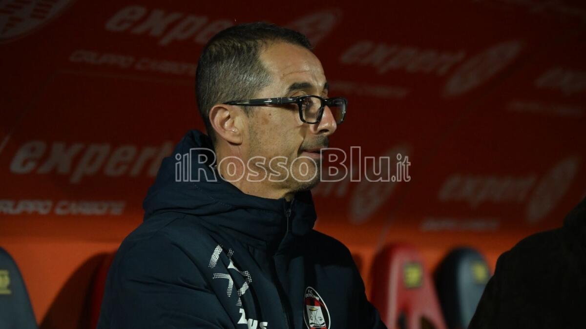 #SorrentoCrotone 2-1 | Mister Longo: "Oggi abbiamo fatto male, niente attenunati niente alibi" - 