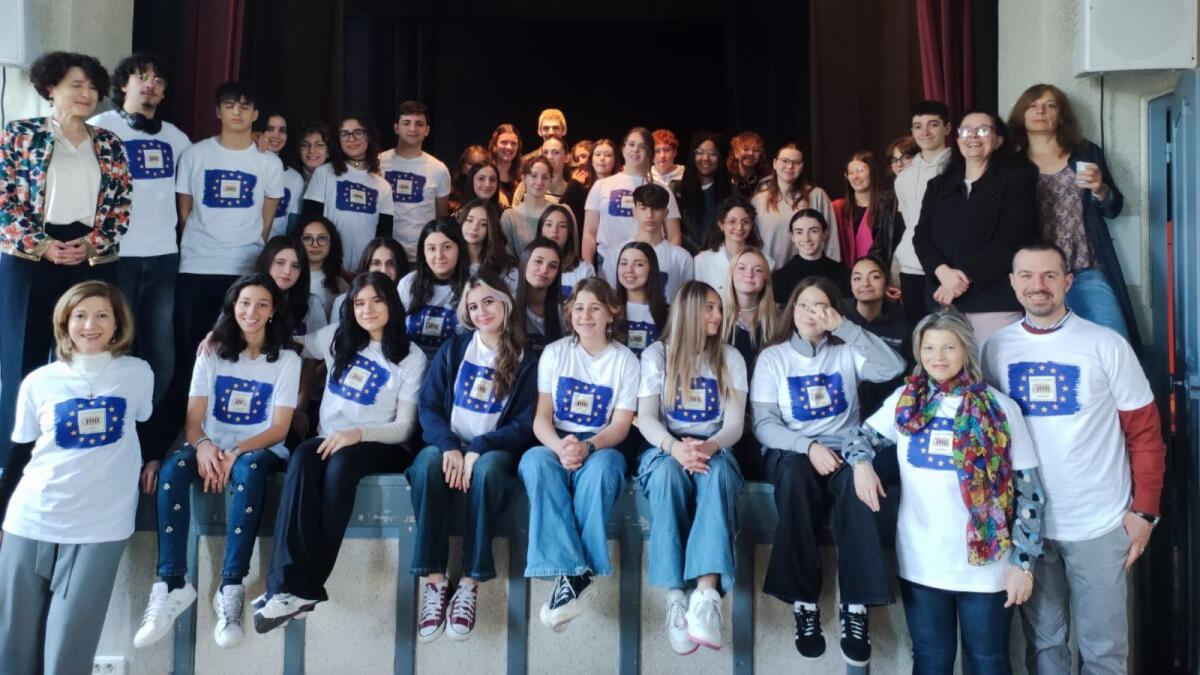 Cosenza - 33 studenti del Loubet di Valence in partenza per il Telesio. Prosegue lo scambio culturale con la Francia - 