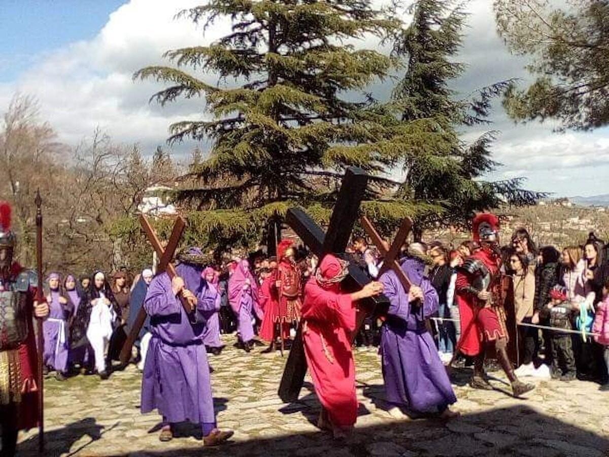 Petilia Policastro - La comunità si prepara a vivere la tradizione del Calvario, ecco il programma - 