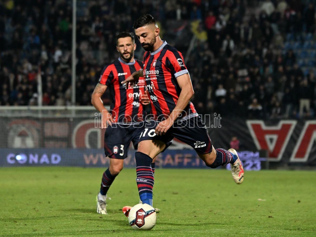 #CrotoneMonopoli 2-0 | Doppio Murano e il Crotone vola - 