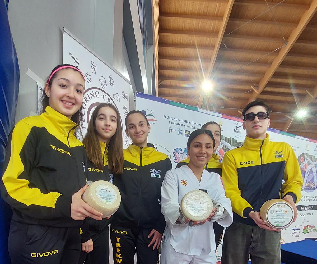 Al campionato interregionale di Taekwondo i giudici fanno pausa col pecorino crotonese - Oplus_131072