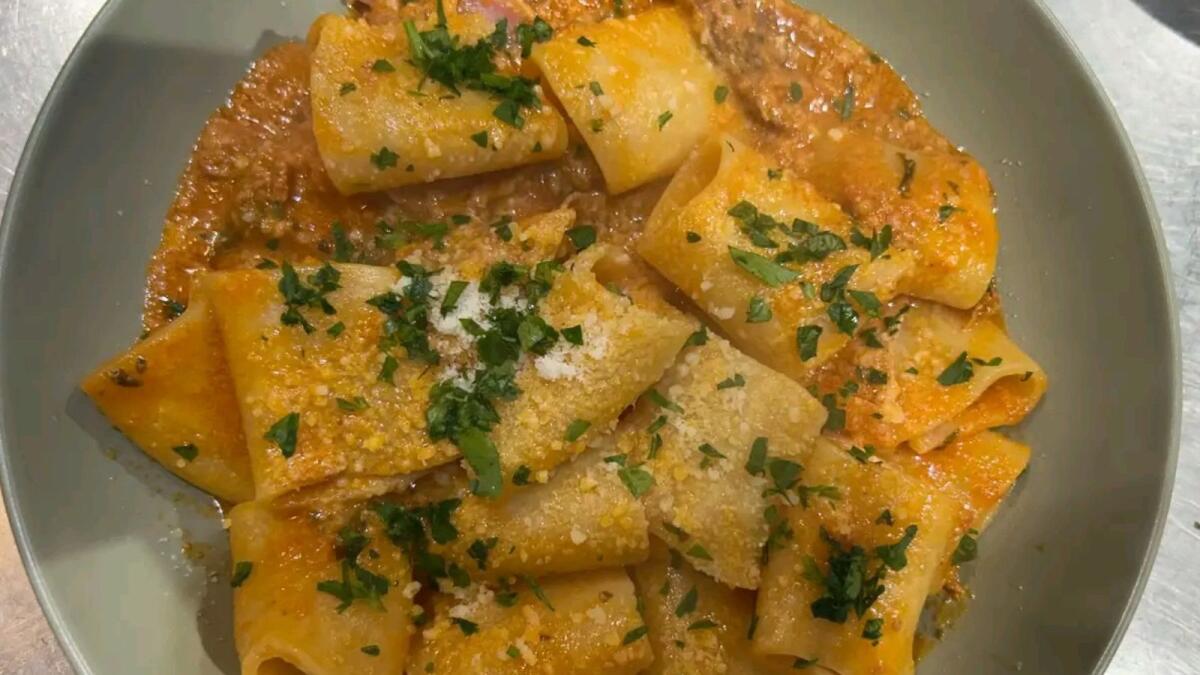 Le vie del Gusto - A Camigliatello una genovese speciale con la carne di capra - 
