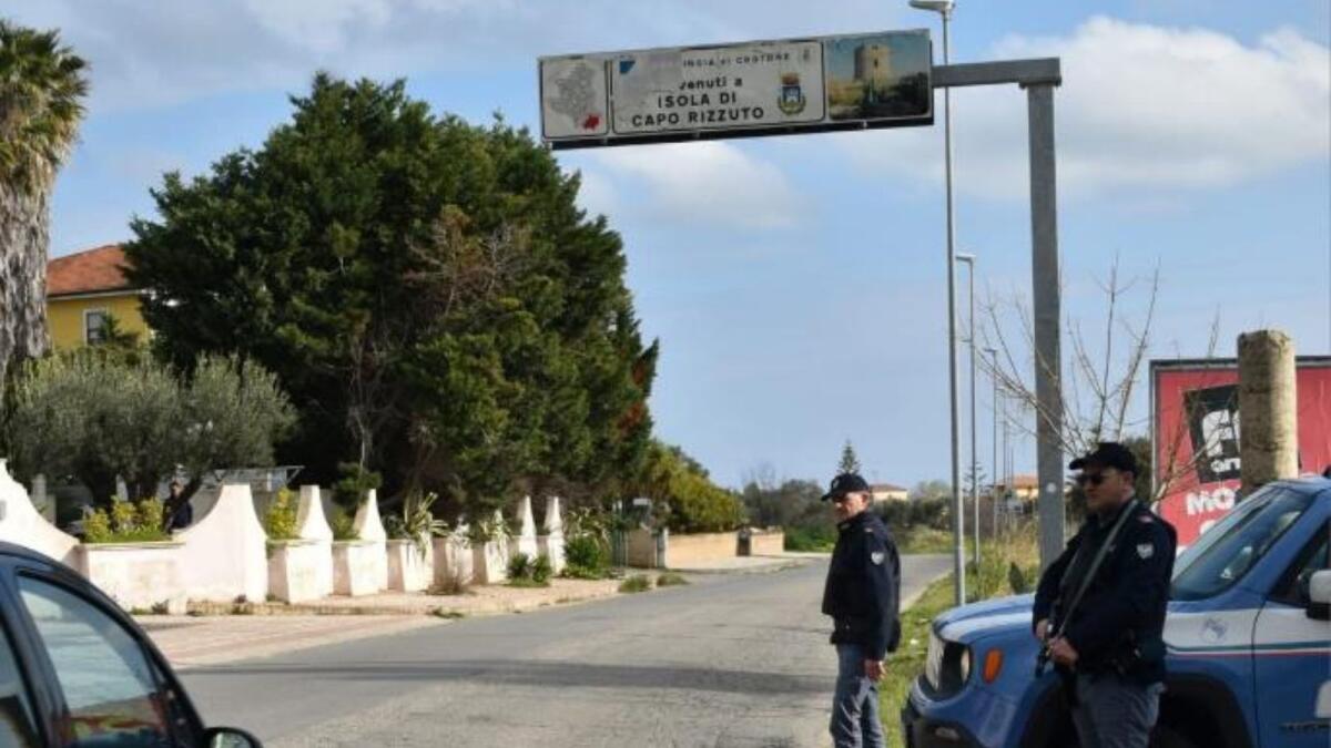 Isola C. R. - Controlli straordinari della Polizia contro lo spaccio di stupefacenti - 
