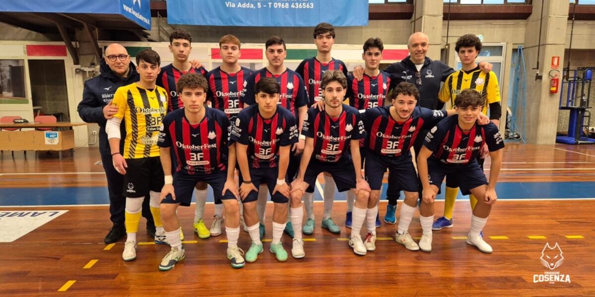 Calcio a 5 - Pokerissimo della Pirossigeno Cosenza Under 19 e primato solitario confermato - 
