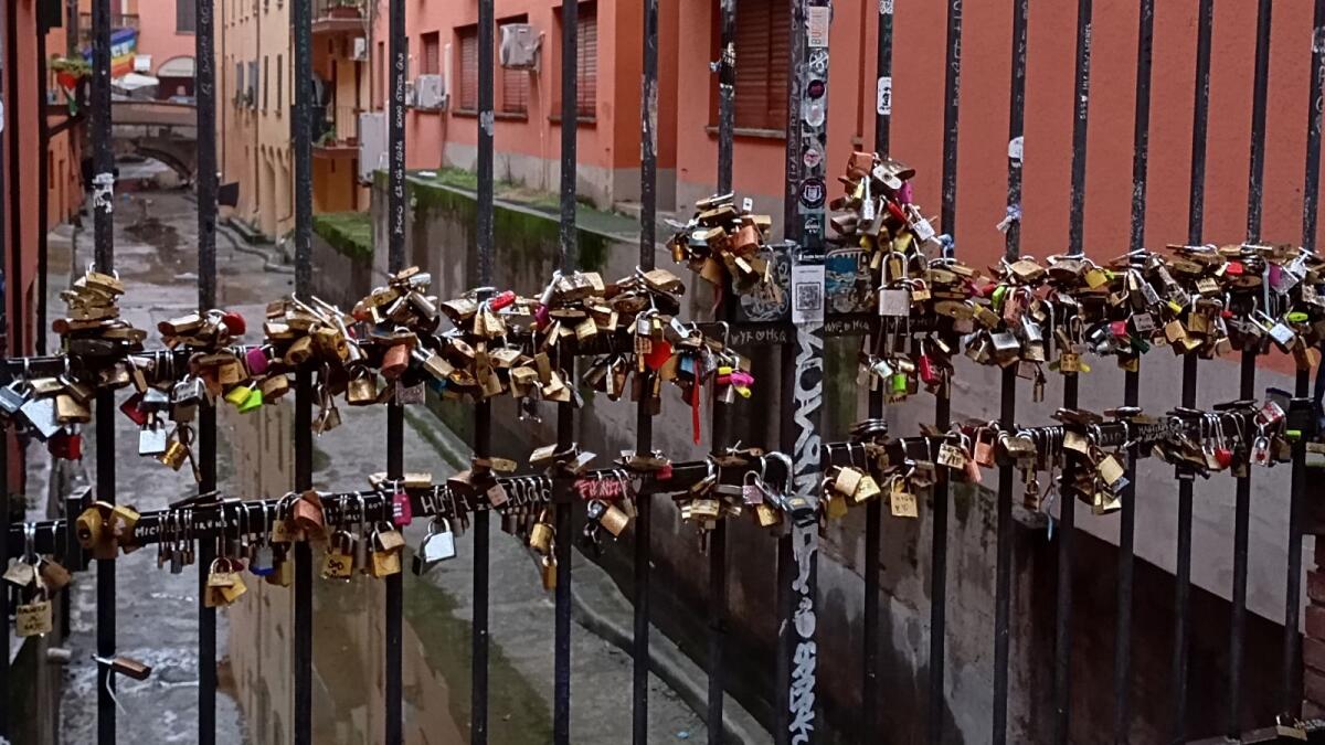 I "lucchetti dell'amore" sbarcano in Calabria: un'idea romantica per i piccoli borghi - 