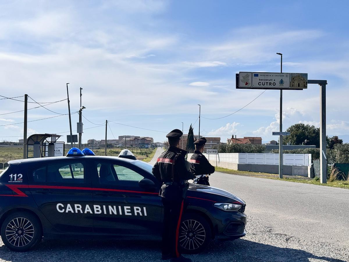 Cutro - Tenta una rapina in un bar fermato un uomo - 