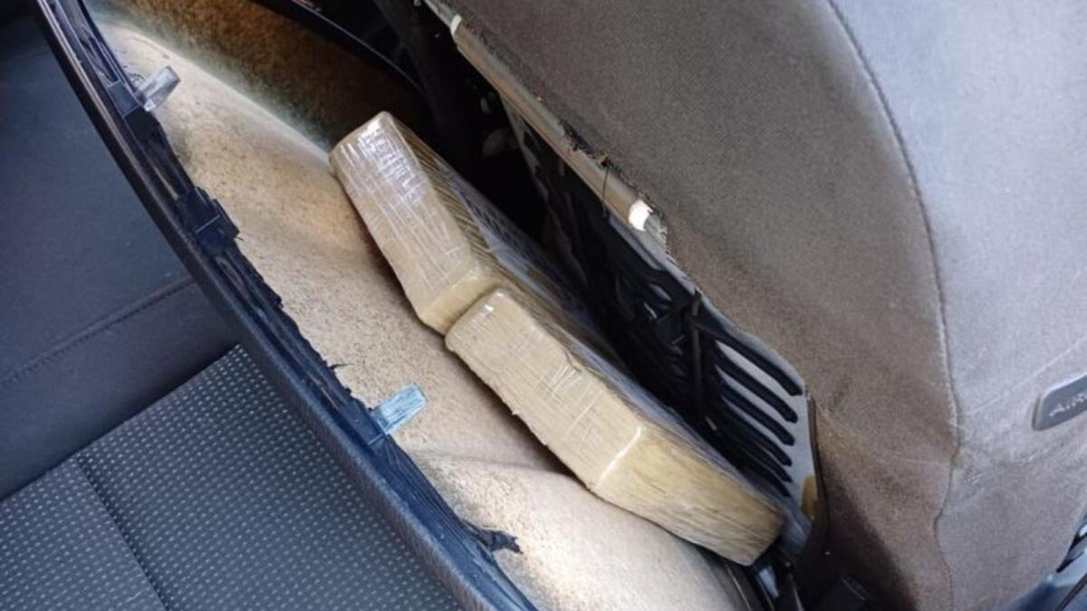 Nascondeva 2 kg di cocaina all'interno del sedile dell'auto: arrestato - 