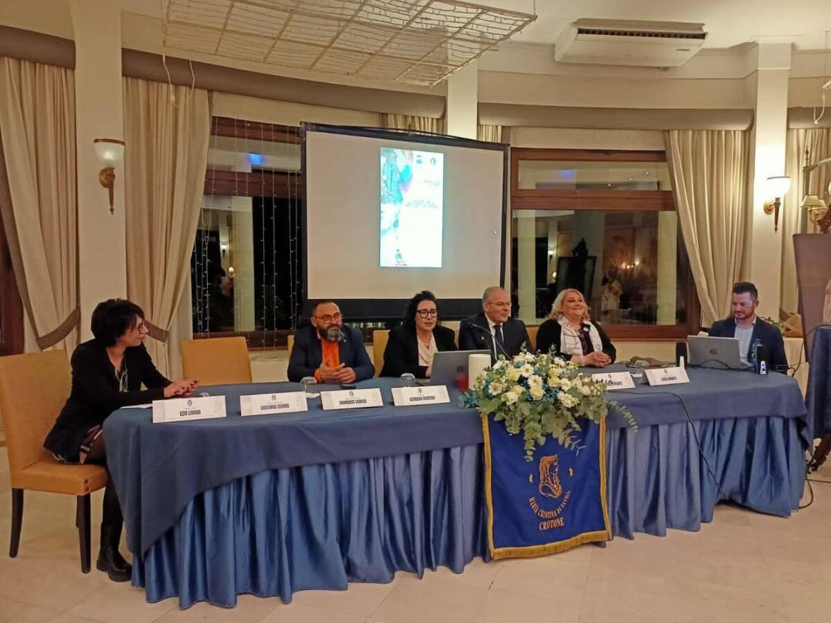 Crotone - I Convegni di Cultura Maria Cristina di Savoia celebrano la cultura e l'artigianato - 