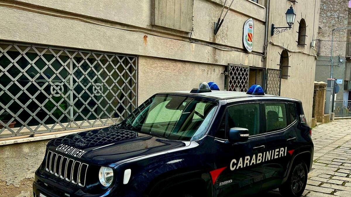 Buco di tre milioni nel bilancio del Comune di Savelli: sequestro di ulteriore beni ai due indagati - 