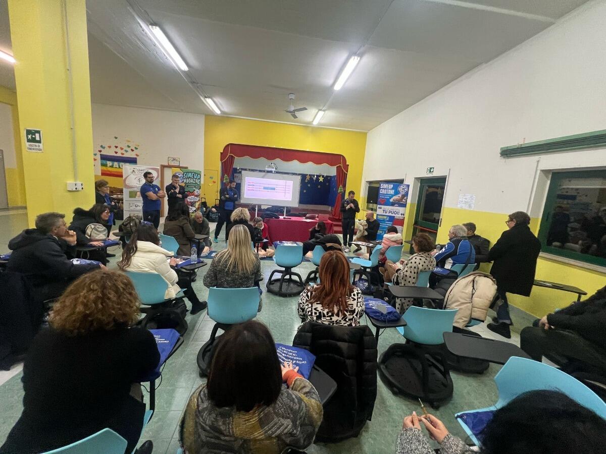Crotone - Il Simeup ancora nelle scuole, corso di primo soccorso alla Cutuli e alla Don Milani - 