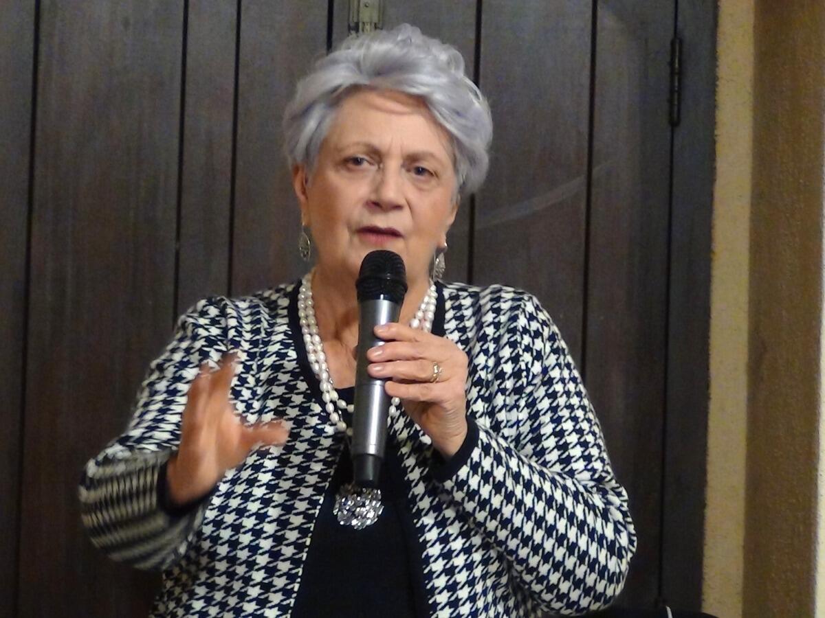 Santa Severina - Emozioni e sentimenti nelle poesie di Angela Caccia - 