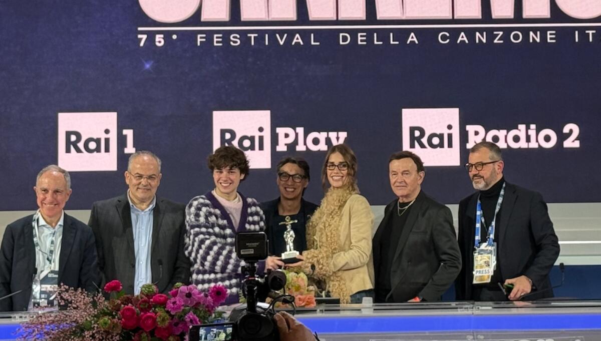 #Sanremo2025 - Al giovane Settembre tre premi realizzati dal maestro orafo Affidato - 