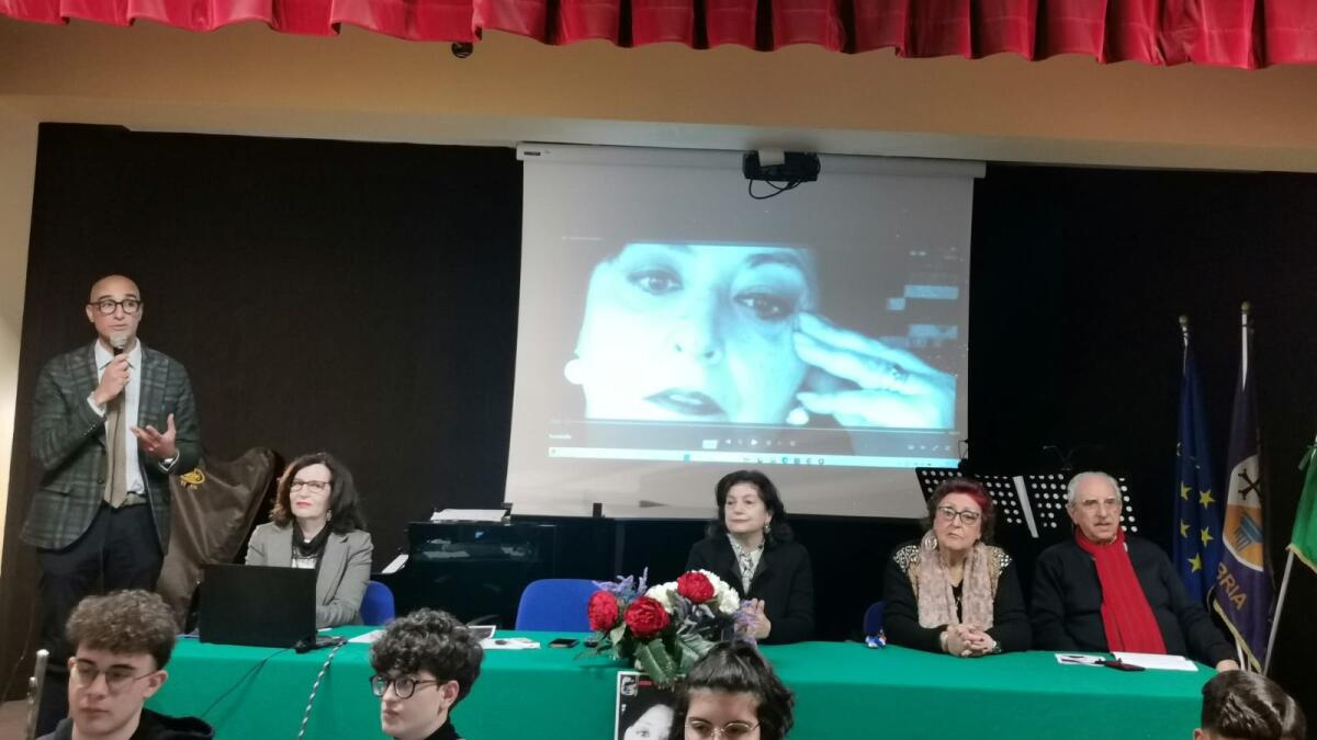 Crotone - Donatella Calvo vive nel cuore del "Gravina" - 