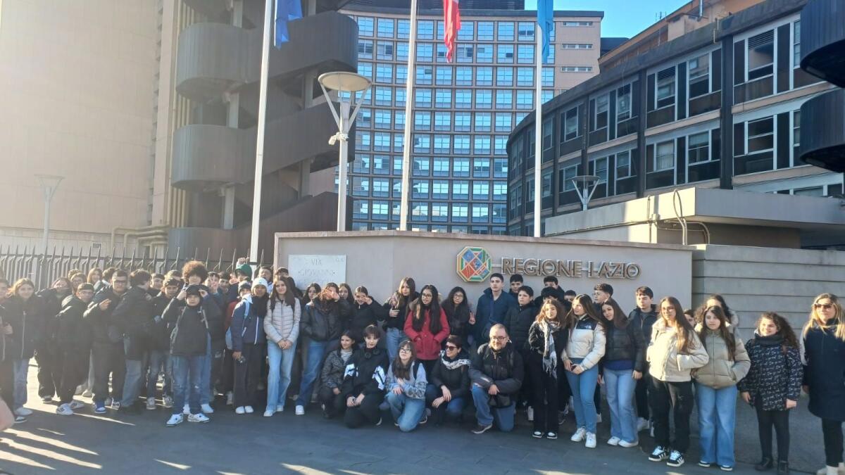 Giornata contro il Bullismo - Gli studenti di Mandatoriccio al sesto convegno nazionale sul bullismo - 