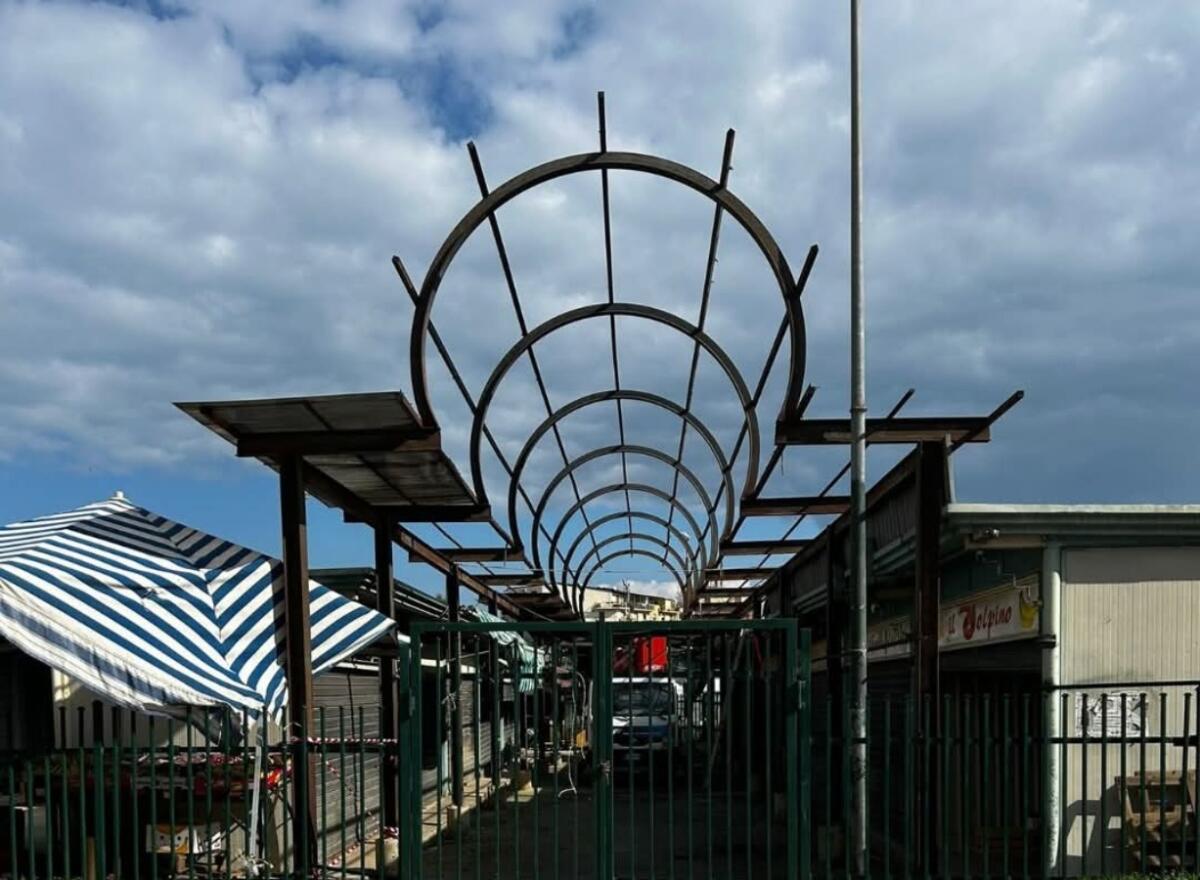 Crotone - Altri interventi al Mercato di via Giacomo Manna - 