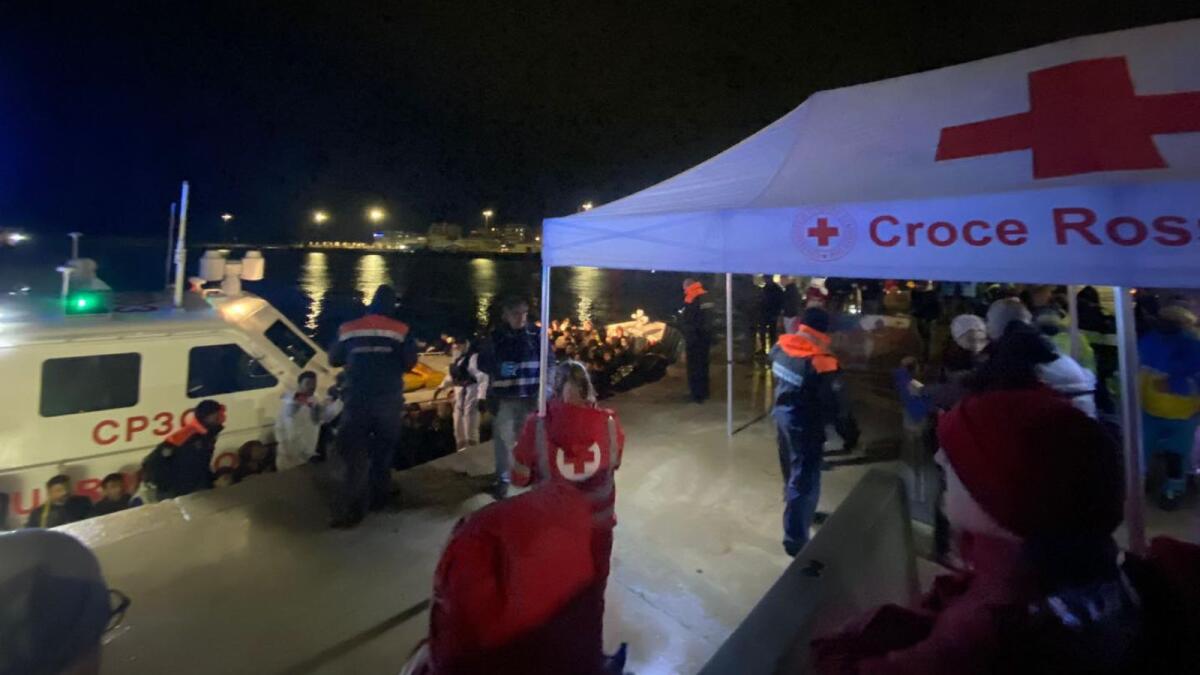Isola C. R. - "Salvare persone nel mare in tempesta non è un'operazione di soccorso ma  un atto di straordinaria umanità" - 