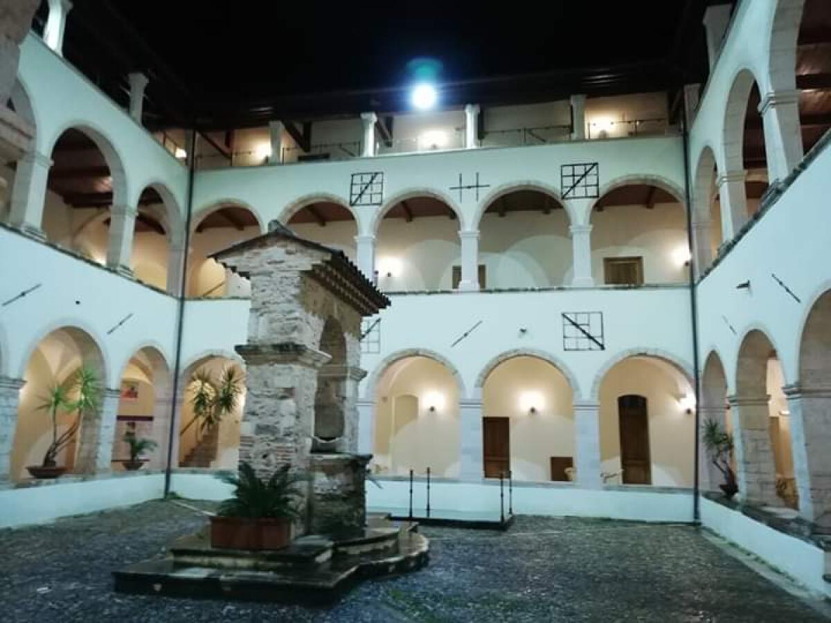 Cosenza - LibrinComune: il 22 febbraio la presentazione del libro “Minerali della Calabria” - 