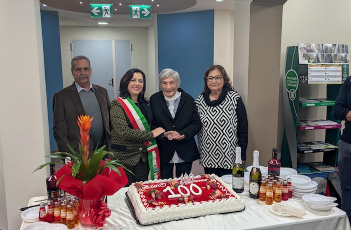 Isola C. R. festeggia i 100 anni di Serafina Tipaldi, esempio di umiltà, coraggio e valori - 
