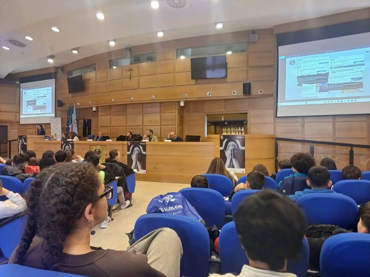 Gli alunni dell’Ic di Mandatoriccio al convegno nazionale “Bully face – Il volto del bullismo” - 