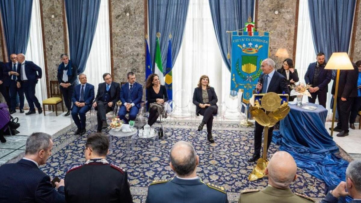 Cosenza - Il Sindaco Franz Caruso ricorda Sergio Cosmai a 40 anni dalla scomparsa - 