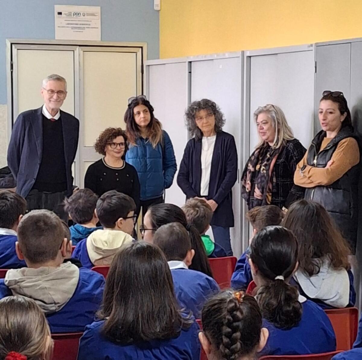 Il viaggio della plastica: primo incontro nella scuola primaria SS Medici di Castrovillari - 