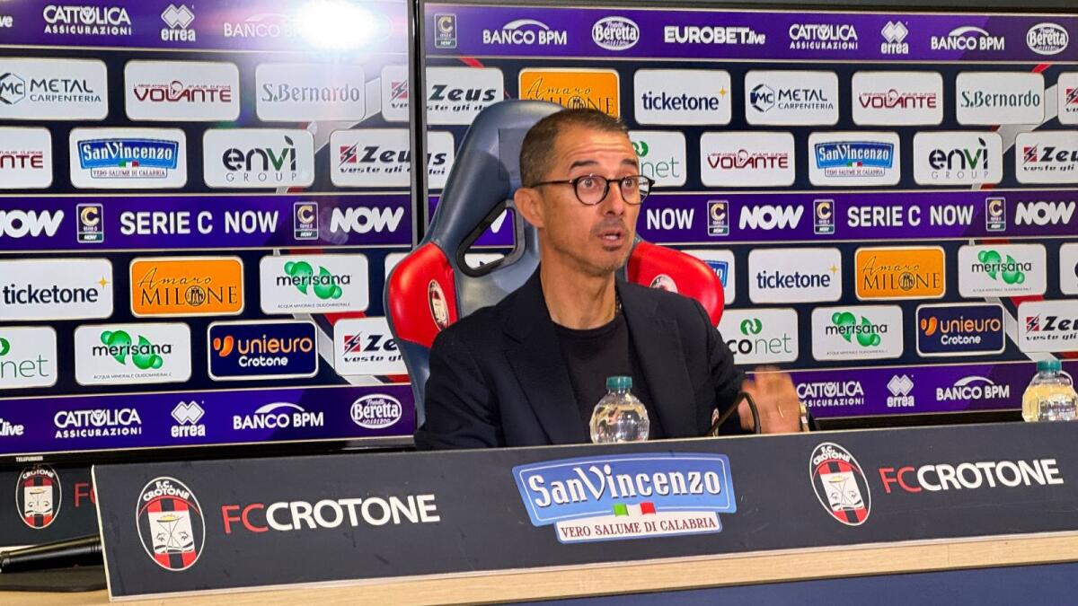 #CrotoneLatina 4-0 | Mister Longo: "Questa squadra rende ordinario ciò che è straordinario" - 