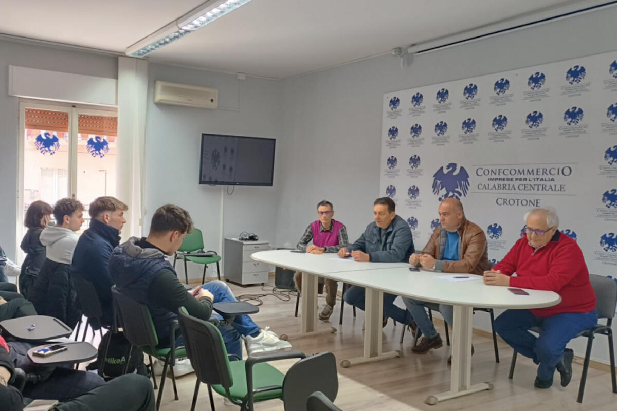 Crotone - Catasto e sicurezza sul lavoro, Confcommercio ne discute con gli studenti del Pertini-Santoni - 