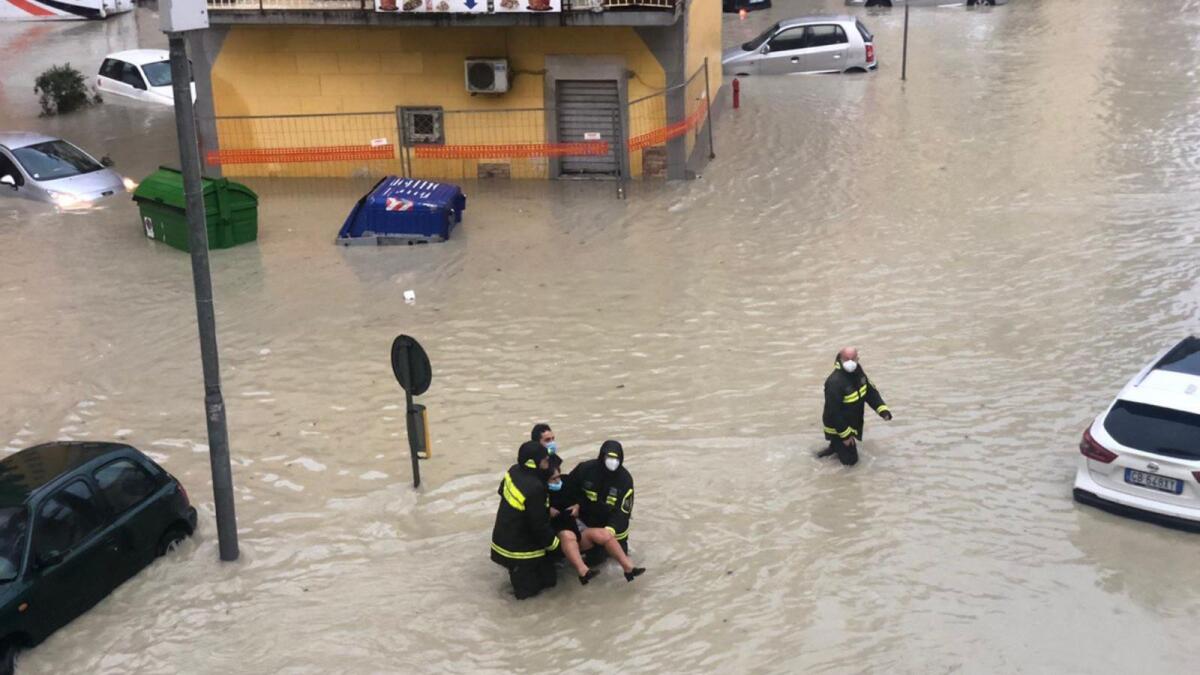 Crotone - Intervento di Protezione Civile per la messa in sicurezza del quartiere Marinella - 
