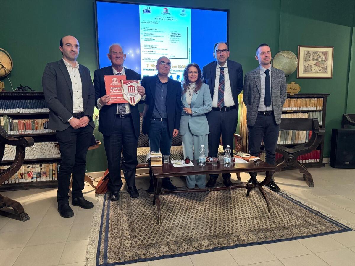 Cosenza - Al liceo Telesio incontro con lo studioso Salvatore Belvedere - 