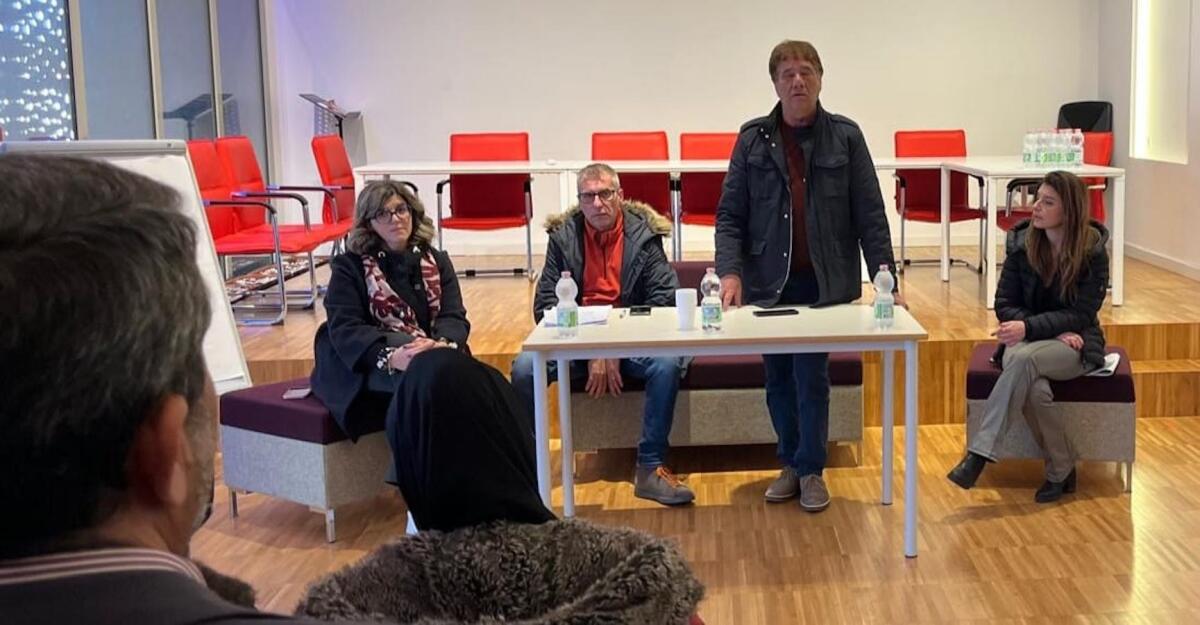 San Basile - Gli ospiti del progetto di accoglienza a scuola di diritti e doveri -