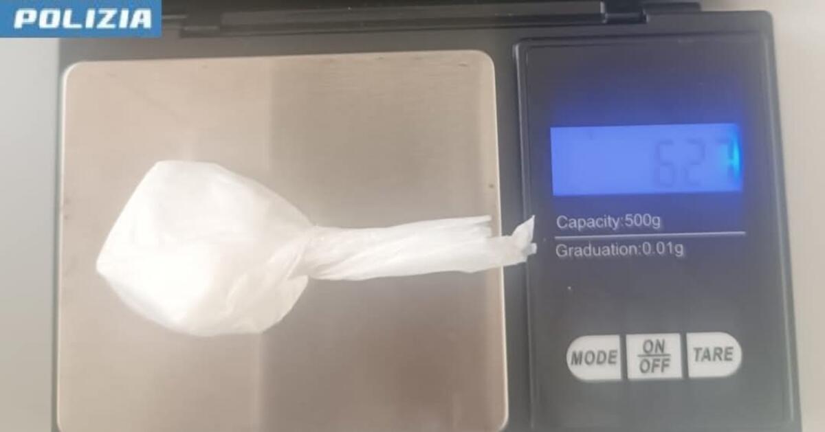 Crotone - Cocaina pronta per lo spaccio, la Polizia ferma un venticinquenne - 
