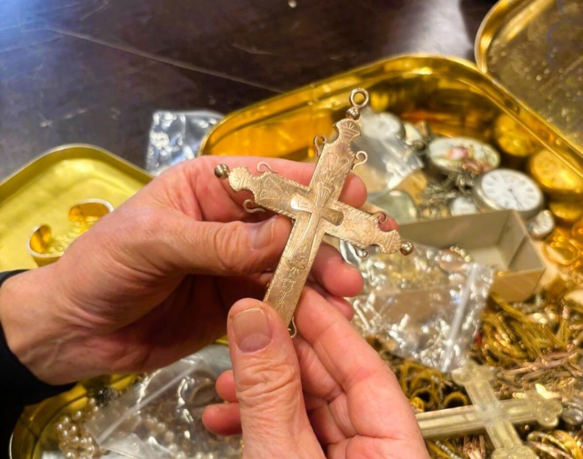 Cosenza - Per la prima volta svelato il tesoro votivo della Madonna del Pilerio -