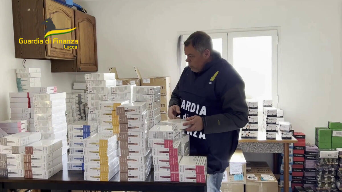 A Lucca sequestrati oltre 16 milioni di prodotti da fumo - 
