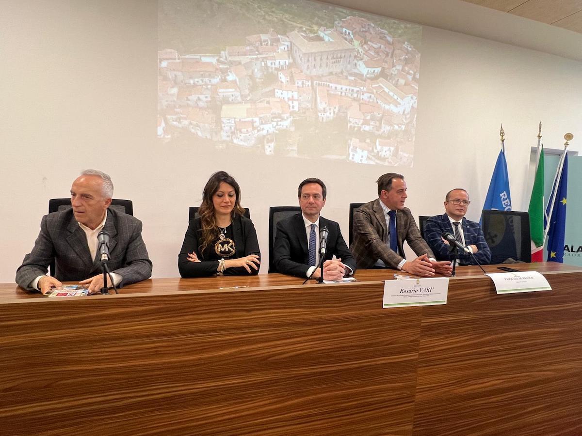 Candidatura Aieta Borgo dei Borghi, Varì: “Sosteniamo un luogo autentico e ricco di fascino della Calabria” -
