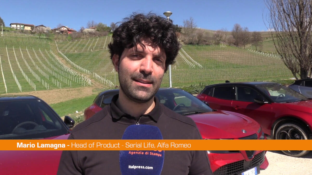 Alfa Romeo Junior Ibrida Q4, arriva la trazione integrale -