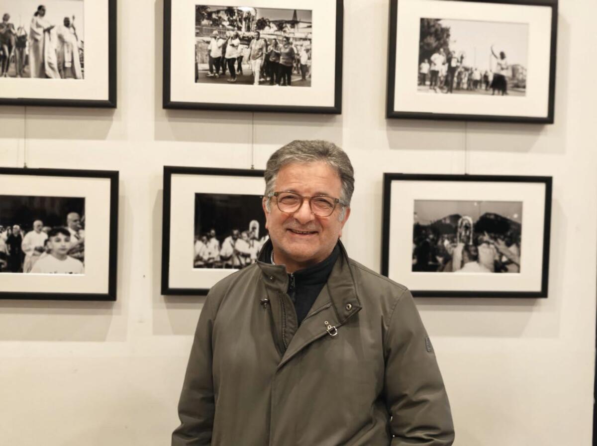 Crotone - La mostra "La processione di San Francesco" di Domenico Perpiglia esposta al Bar Lux - 