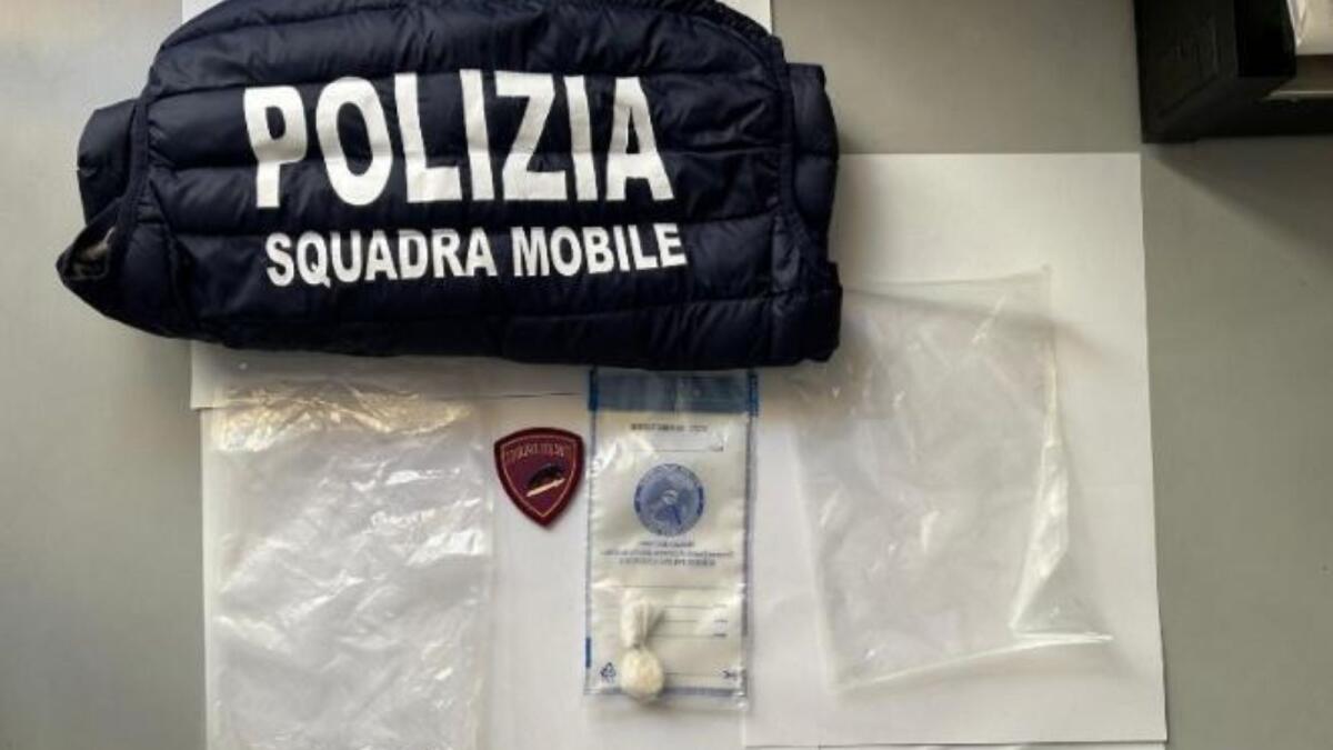 Crotone - Spacciava dentro casa: arrestato - 