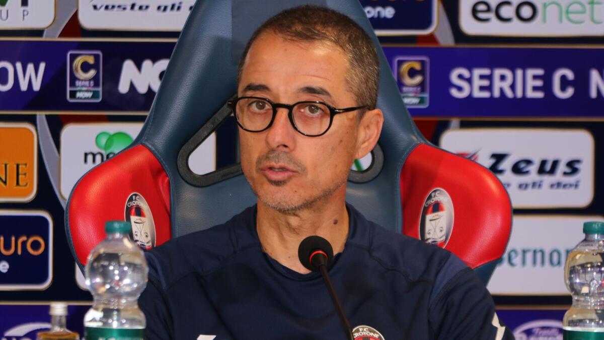 #CrotoneLatina - Mister Longo: «La squadra deve continuare a giocare come se fossero già i playoff» - 