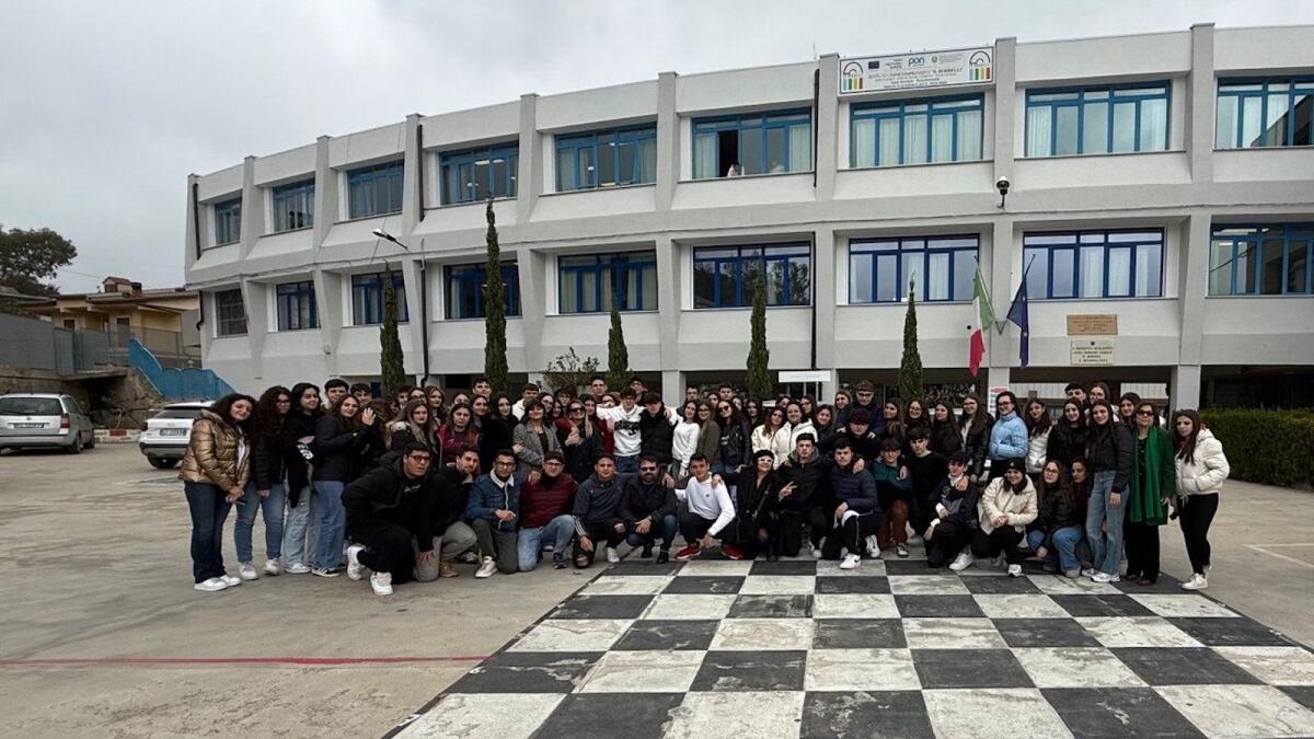 Il liceo Borrelli di Santa Severina vola in Grecia per il Festival della Filosofia - 