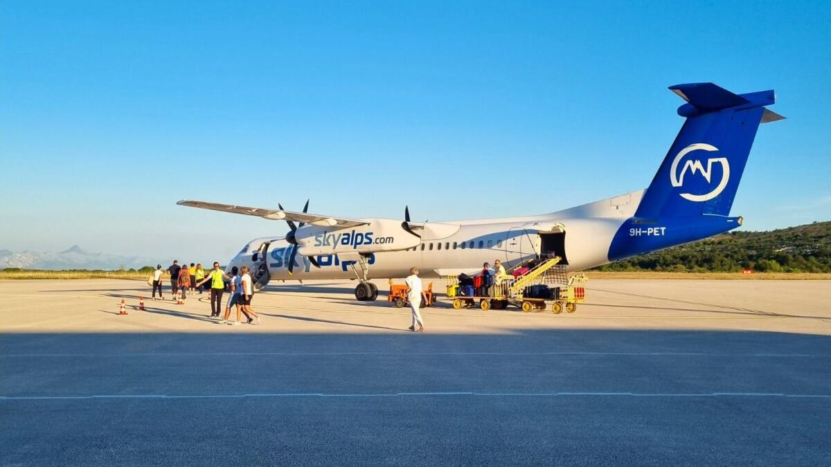 Aeroporto di Crotone - Volo cancellato Sky Alps Crotone Roma, ai passeggeri 250 euro - 