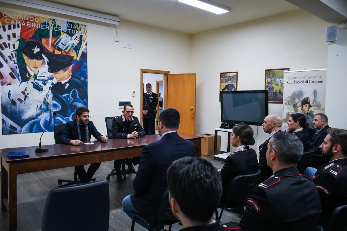 Crotone - Il Procuratore della Repubblica incontra i Carabinieri: fronte comune contro crimine e illegalità - 