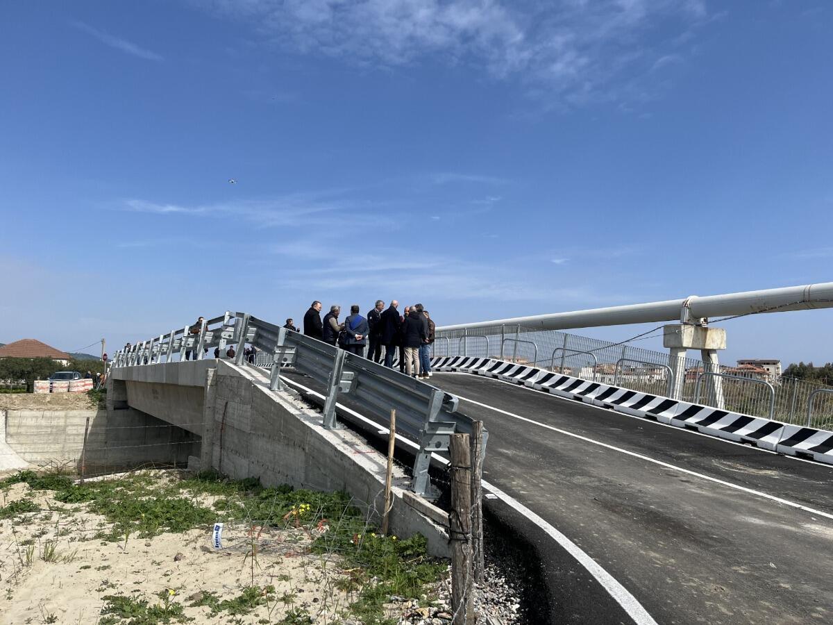 Strongoli - Inaugurato il ponte sul torrente Survolo - 