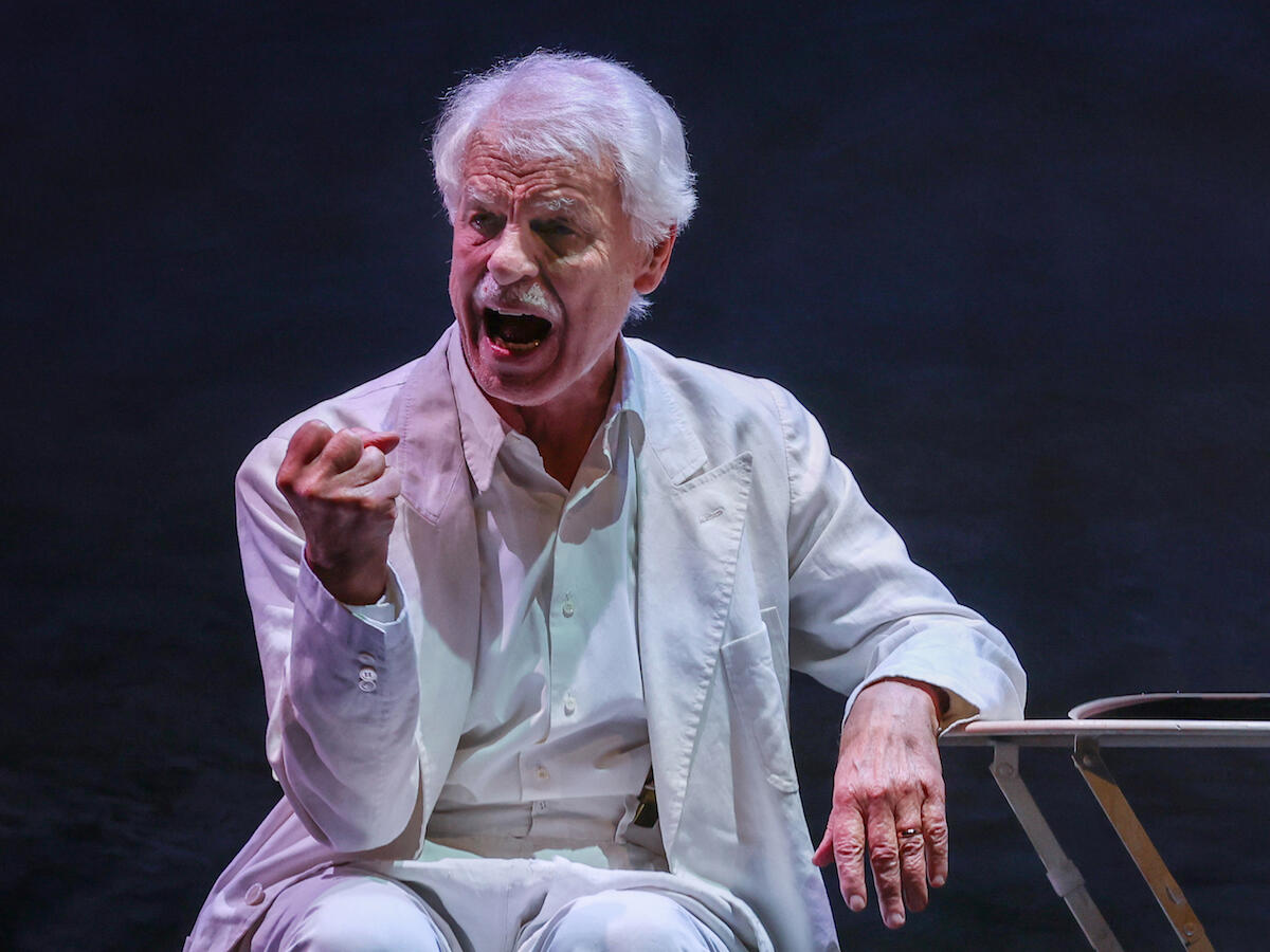 Michele Placido porta Pirandello sul palco del Rendano - Foto Azzurra Primavera