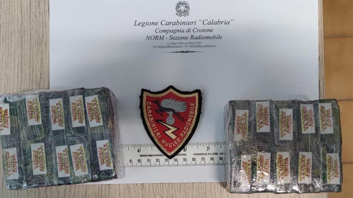 Crotone - Trovata droga in un seminterrato a  Fondo Gesù, vicino all'autostazione - 