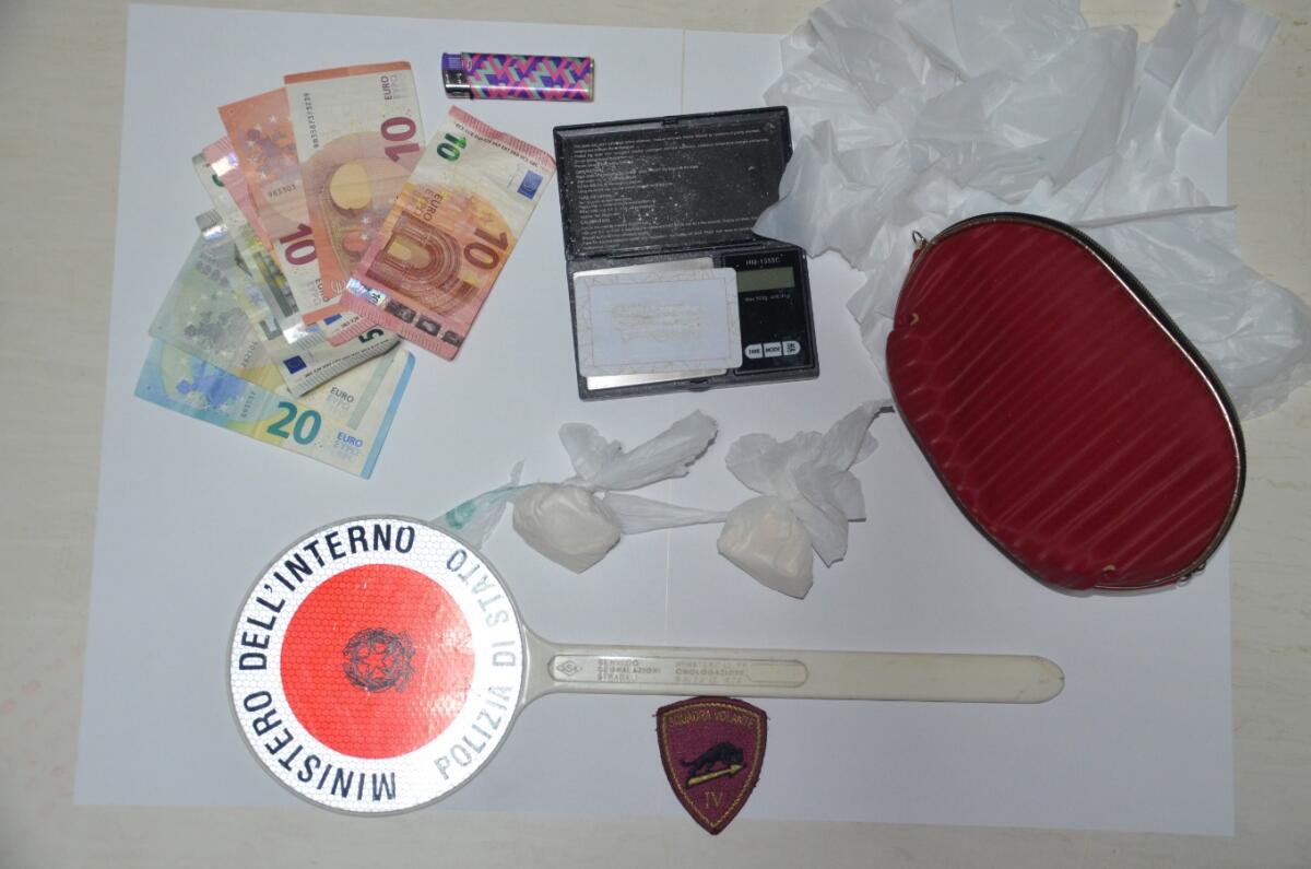 Crotone - Spaccio in via Acquabona, arrestata una donna - 