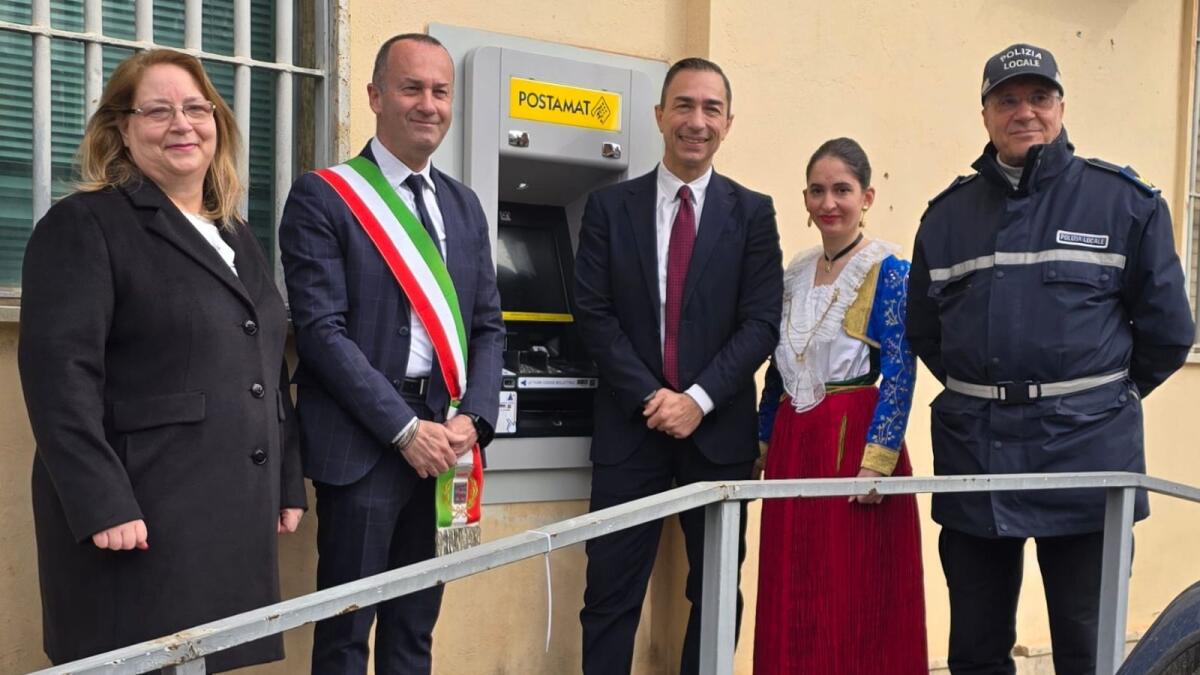Firmo - Poste Italiane: installato l'ATM Postamat di nuova generazione -