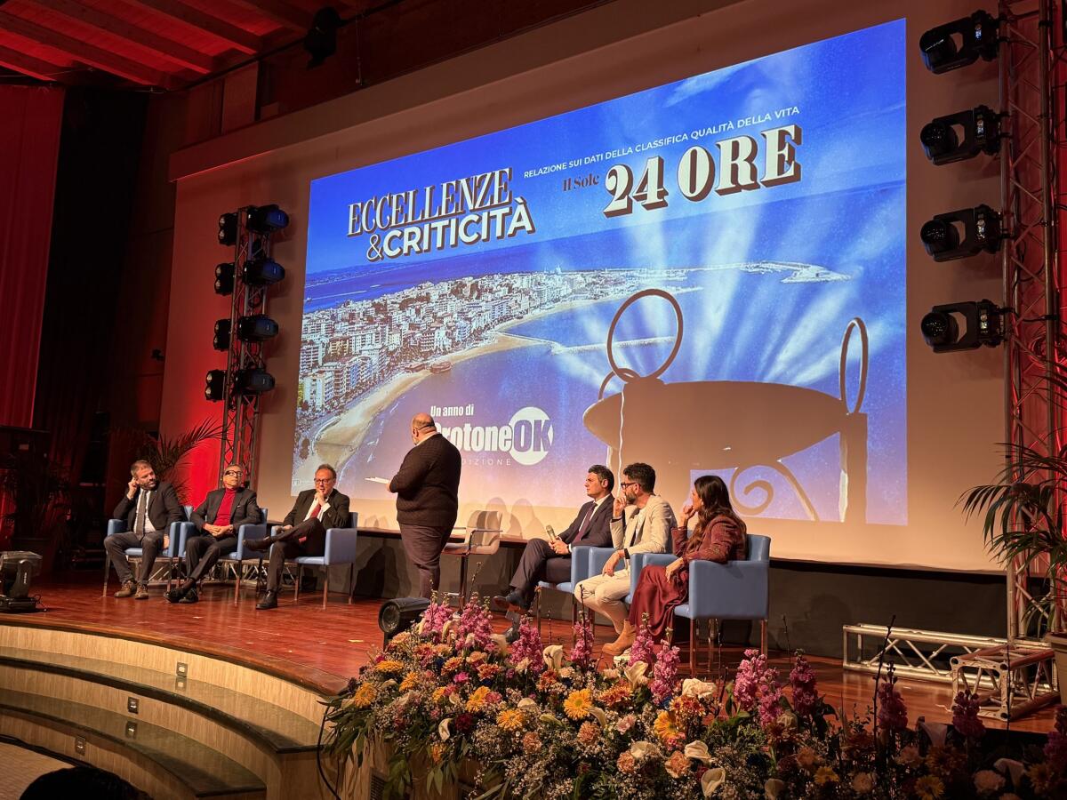 Un Anno di CrotoneOk - Primo tavolo tematico: un nuovo sviluppo è possibile - 