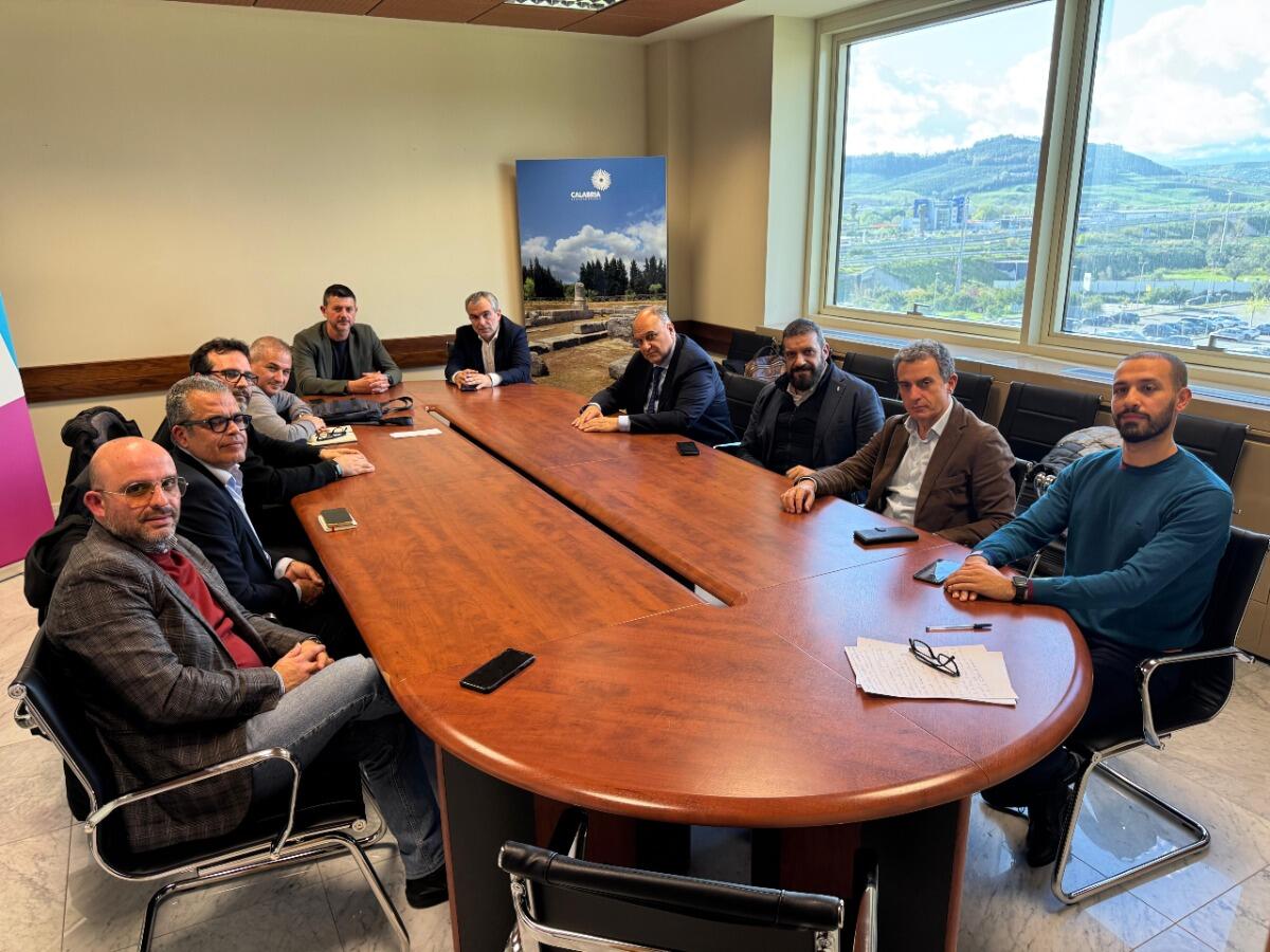 Konecta conferma l'assunzione degli ex Lap Abramo, prima però un incontro coi sindacati - 