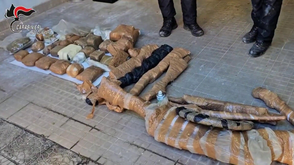A Reggio Calabria sgominata una rete di armieri, 9 arresti - 