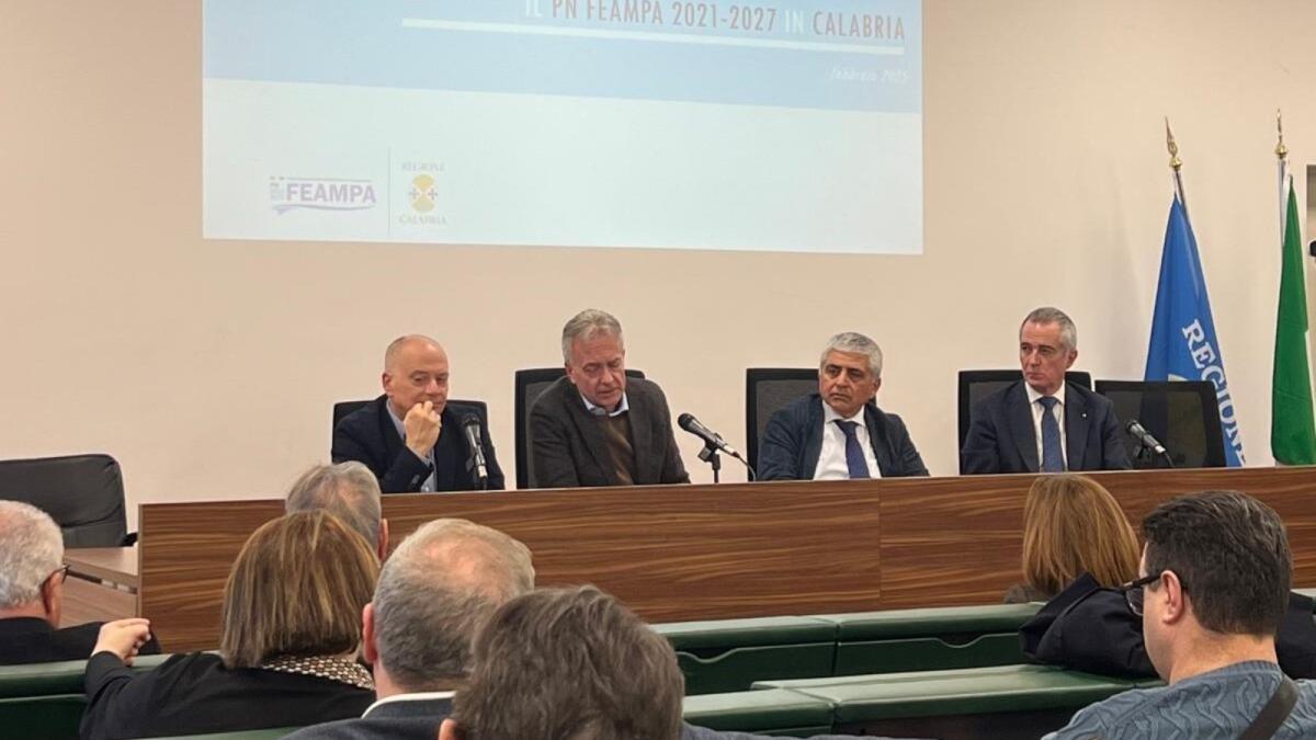Calabria - Si insedia il Tavolo Azzurro per lo sviluppo della risorsa mare e della pesca - 